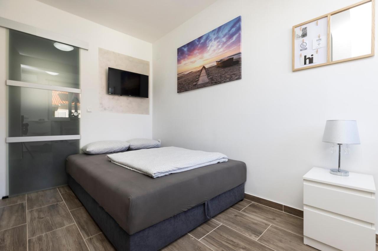 Studio Apartment Pinetree - מאלי לוסיניי מראה חיצוני תמונה